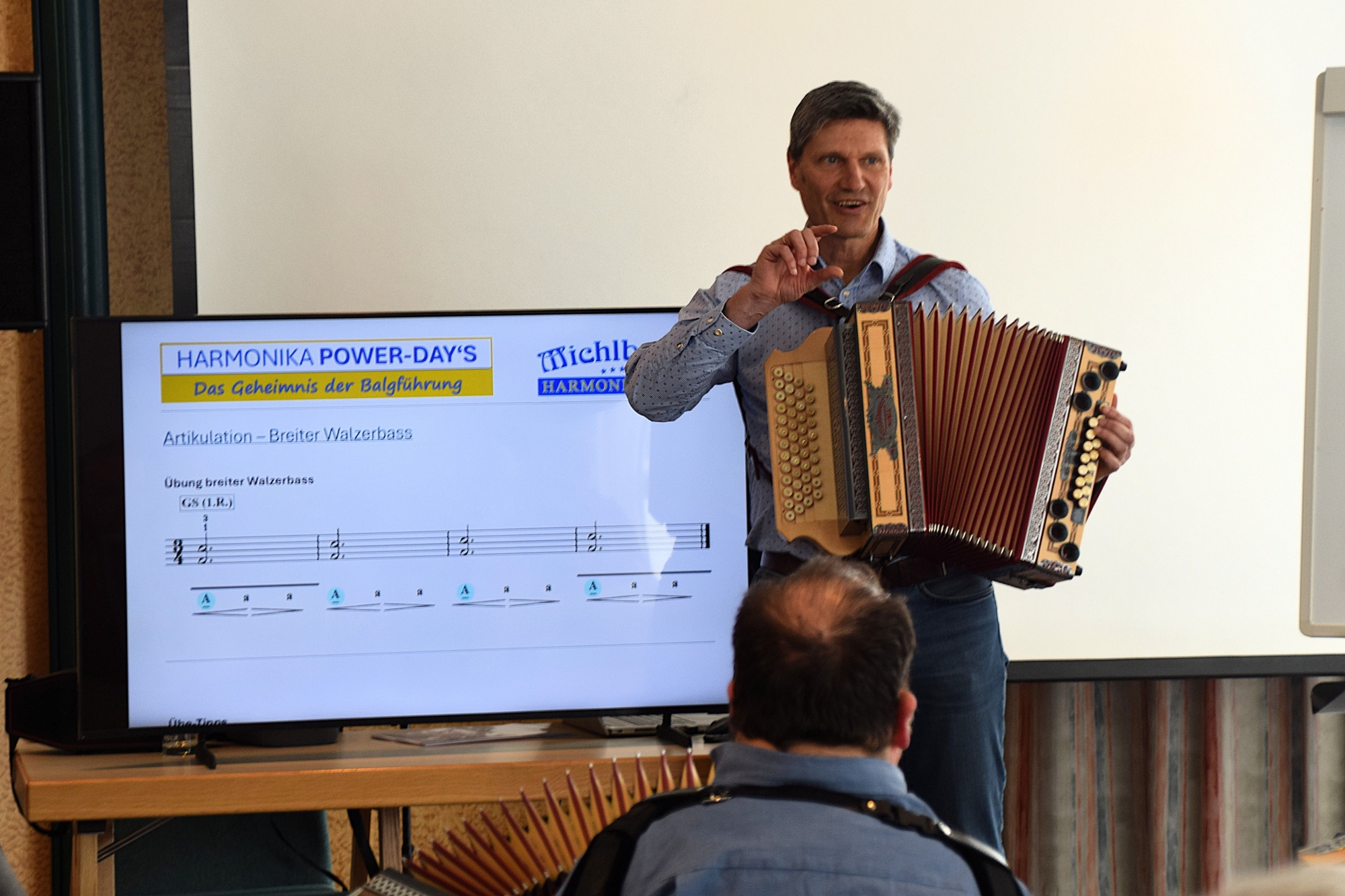 Seminarleiter Johannes Petz beim Power-Day zur Balgführung
