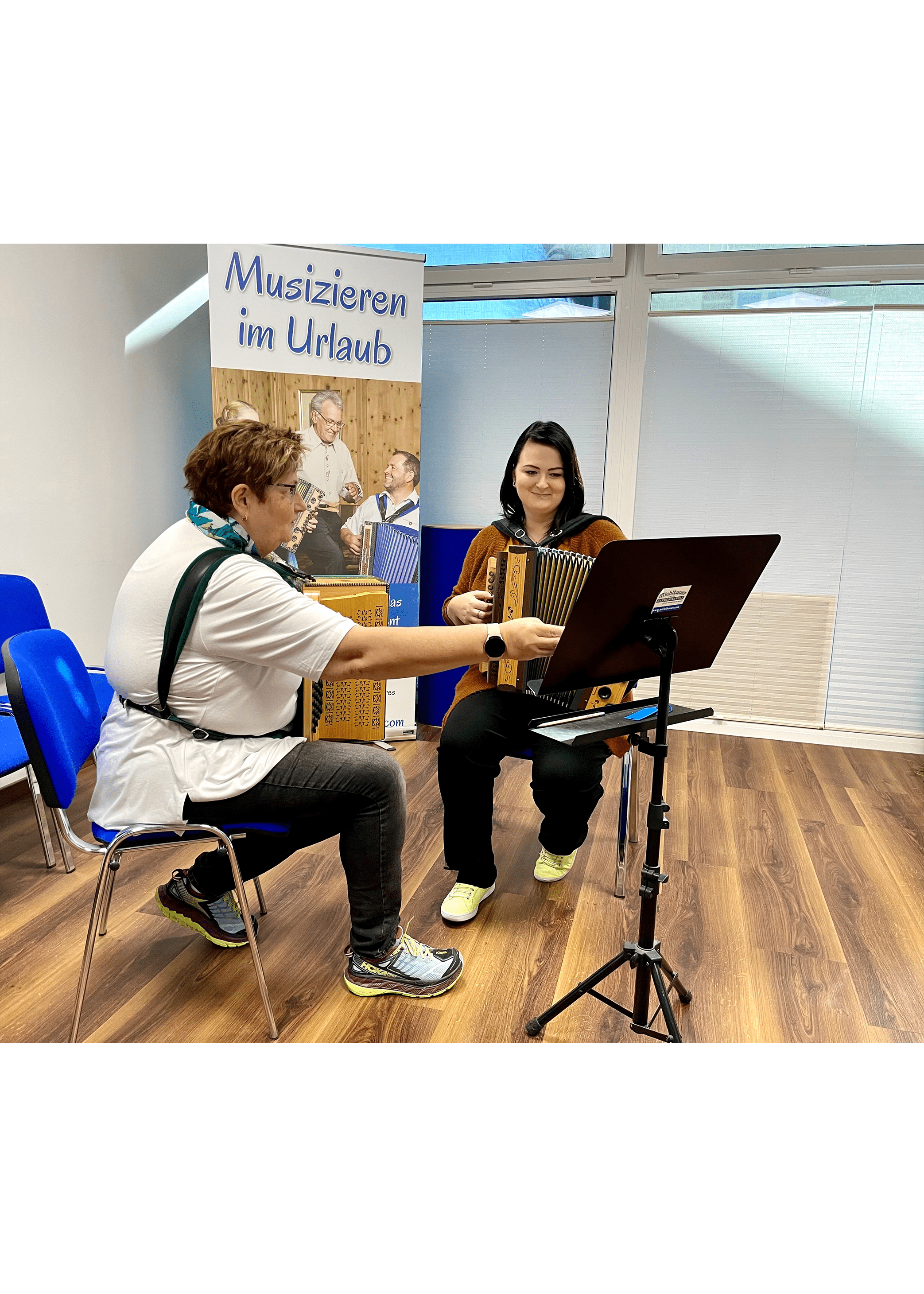 Harmonika-Unterricht in der Zentrale in Reutte
